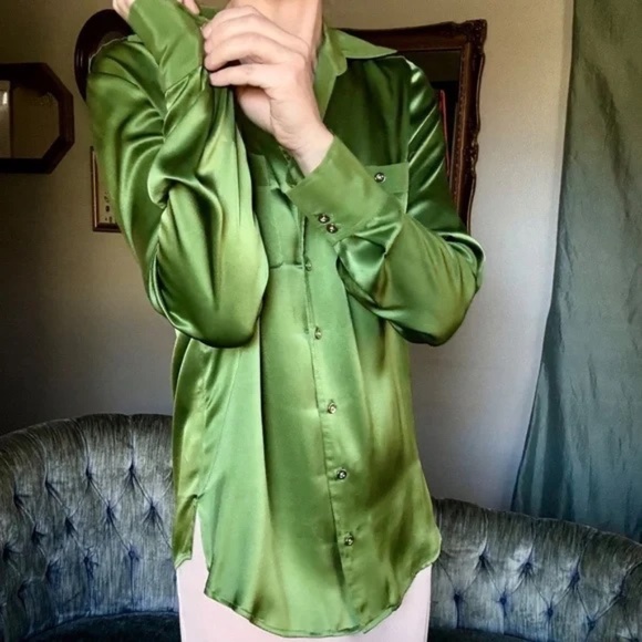 100% Silk Green Button Down Blouse Small Long Sleeve Quiet Luxury Workwear - Picture 7 of 12